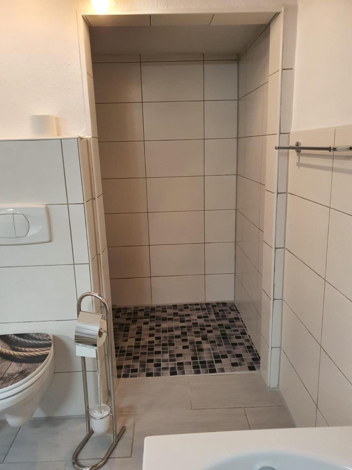 Neu! Fewo Lentz Hafenstadt Emden Exterior foto